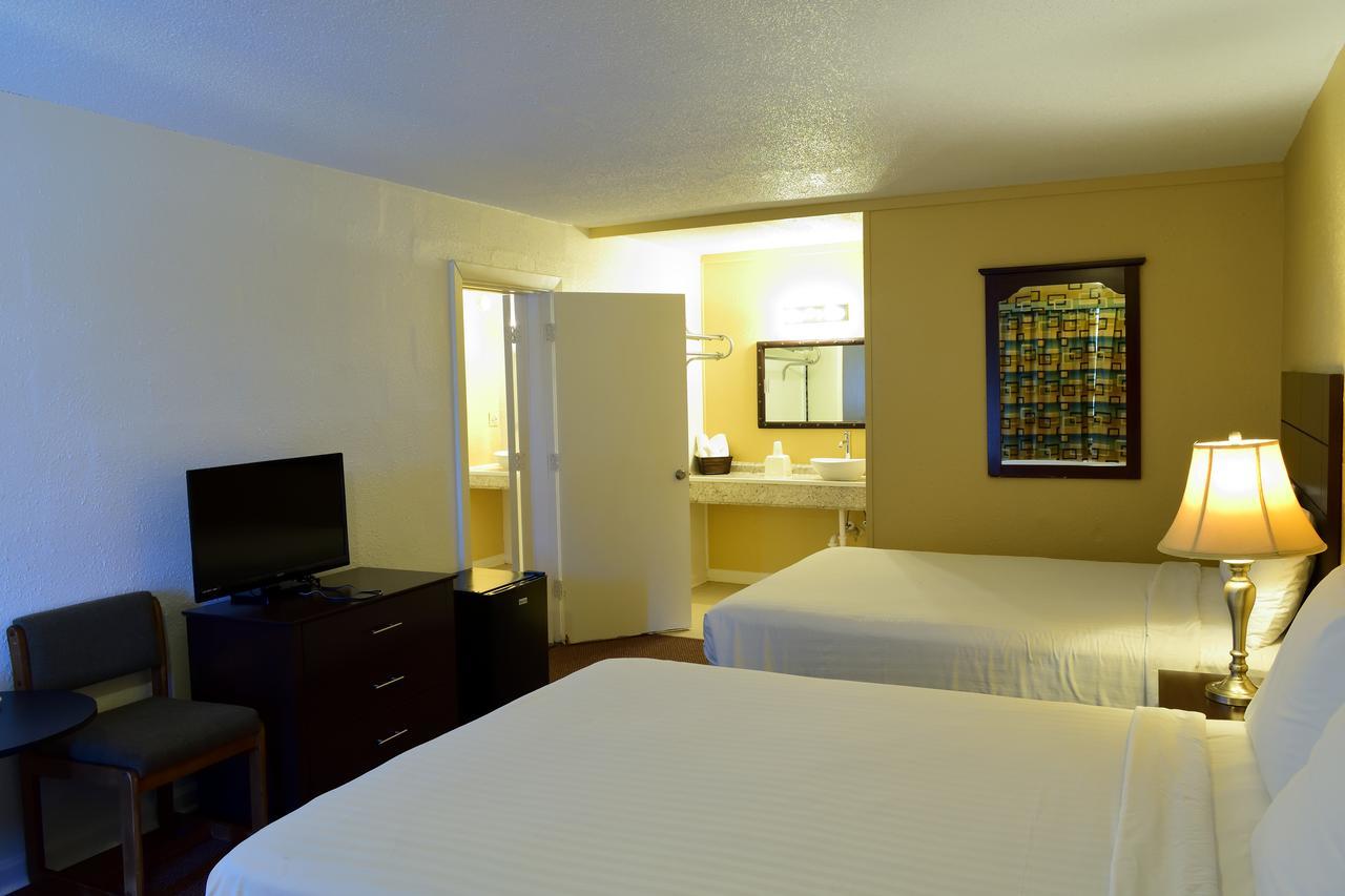 Red Carpet Inn Battleboro Esterno foto