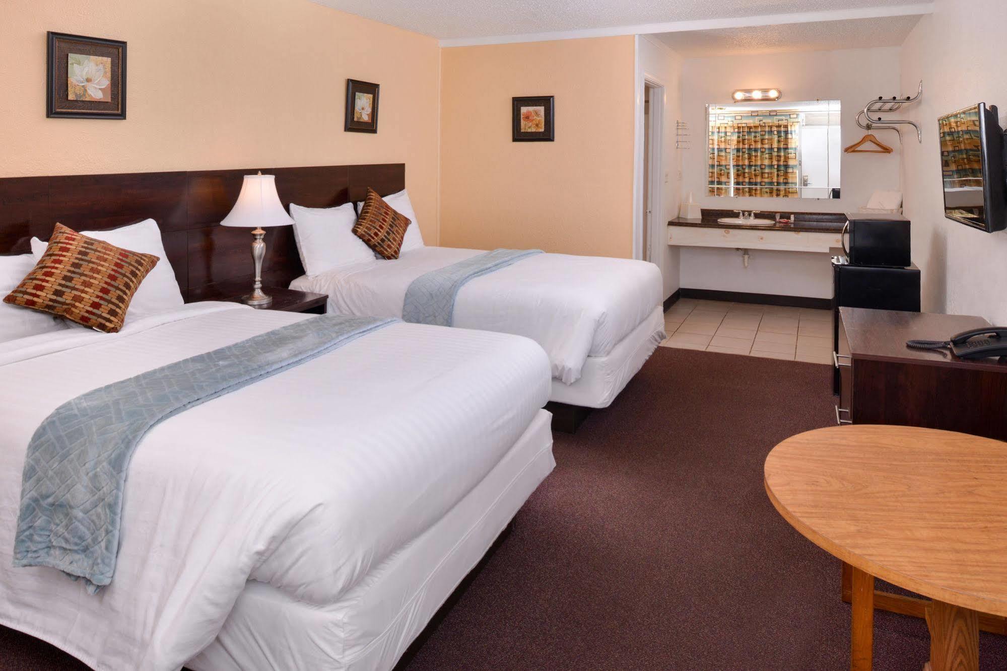 Red Carpet Inn Battleboro Esterno foto